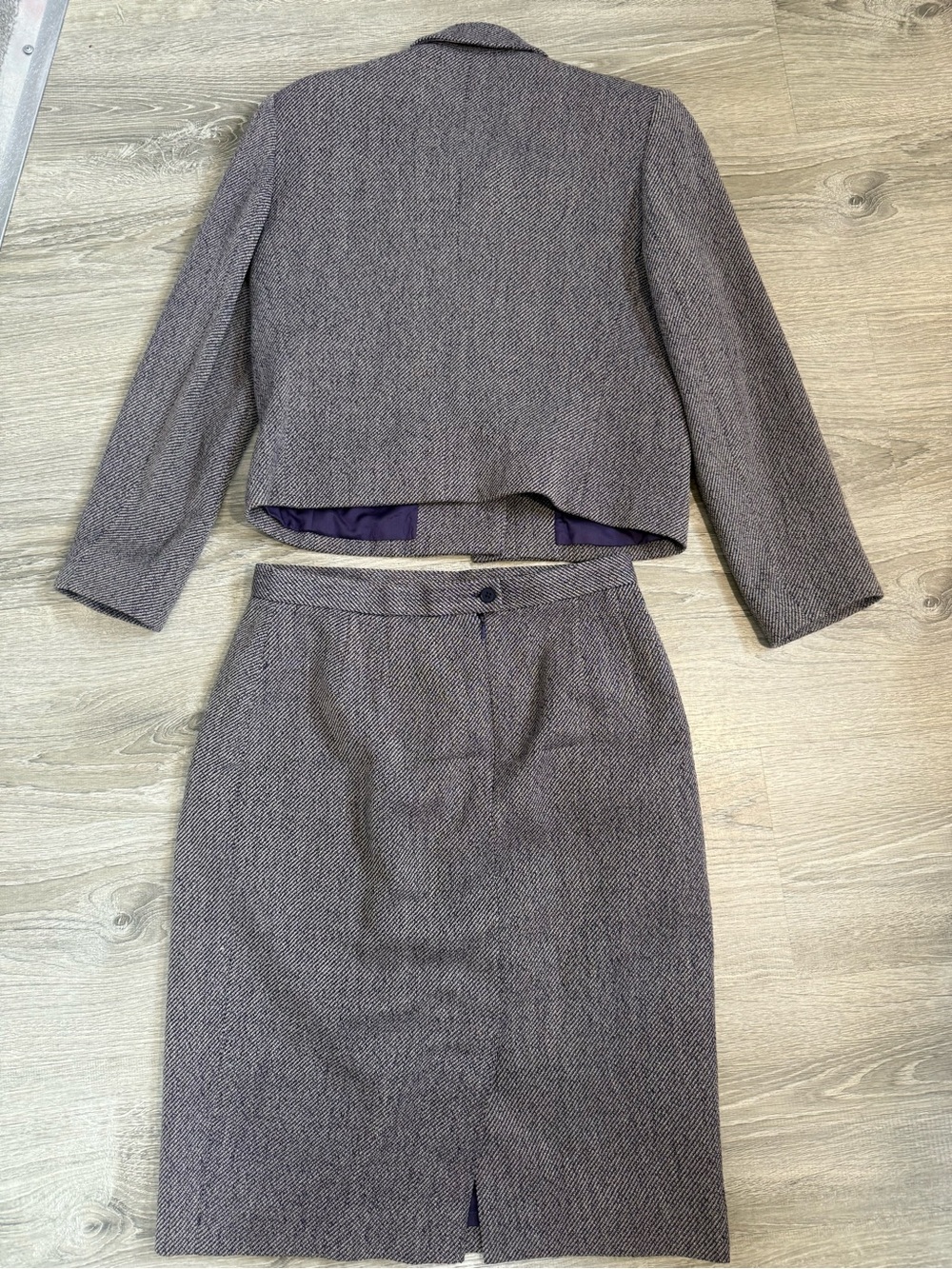 Vintage Carlisle Wool Blend Grey Tweed Two-Piece Blazer & Midi Pencil Skirt Suit - Picture 2 of 12